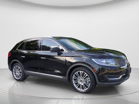 Used 2016 Lincoln MKX Reserve w/ Cargo Utility Package FWD image 3