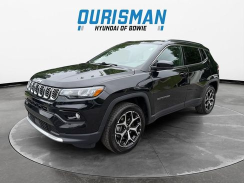 Used 2025 Jeep Compass Limited AWD/4WD image 2