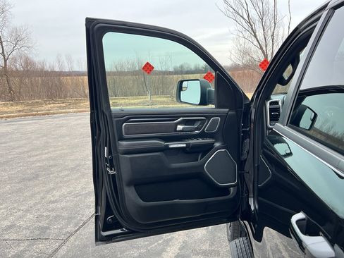 Used 2023 RAM 1500 Laramie AWD/4WD image 12