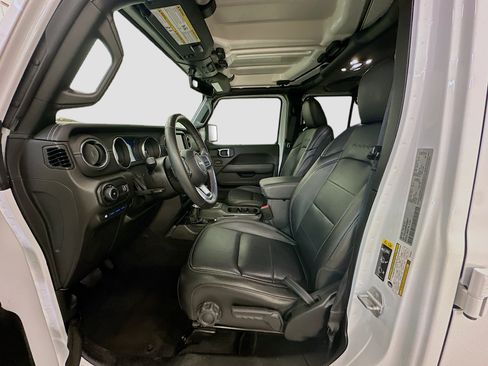 Used 2023 Jeep Wrangler Unlimited Sahara w/ Cold Weather Group AWD/4WD image 13