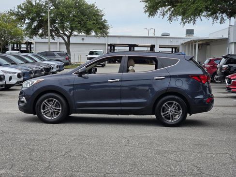 Used 2017 Hyundai Santa Fe Sport FWD image 2