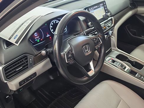 Used 2018 Honda Accord Touring image 5