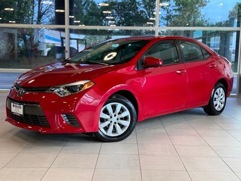 Used 2016 Toyota Corolla LE FWD image 1