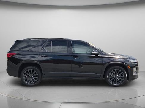 Used 2023 Chevrolet Traverse RS FWD image 9