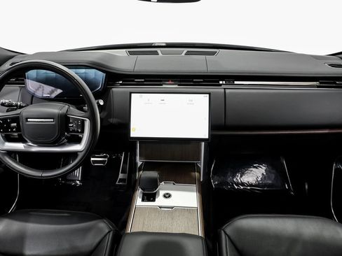 Used 2024 Land Rover Range Rover SE image 10