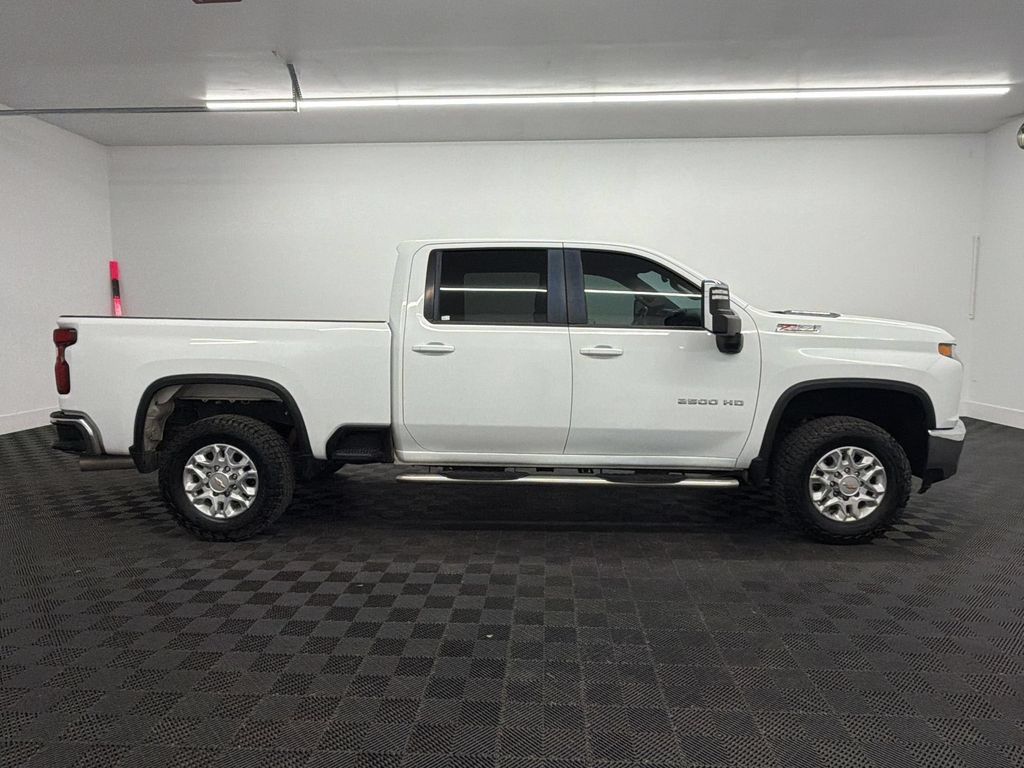 Used 2021 Chevrolet Silverado 2500 LT w/ Z71 Off-Road Package AWD/4WD image 8