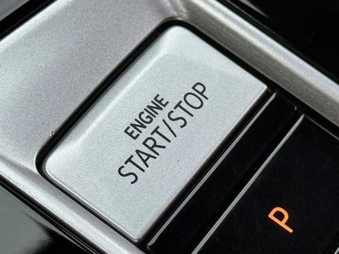 Used 2024 Volkswagen Atlas Cross Sport SE image 22