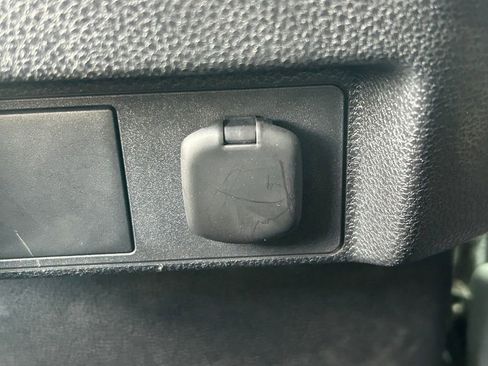 Certified 2025 Toyota Tacoma SR5 AWD/4WD image 22