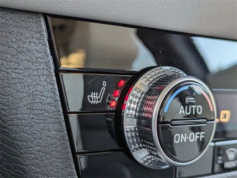 New 2025 Mitsubishi Outlander SE image 24