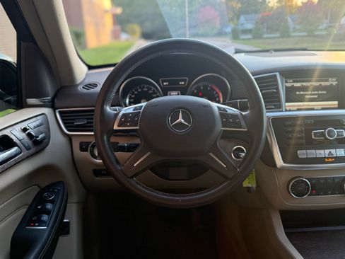 Used 2015 Mercedes-Benz ML 350 4MATIC image 23