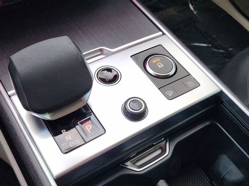 Used 2022 Land Rover Range Rover SE image 20