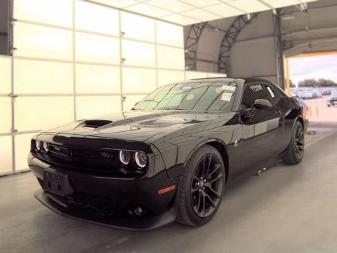 Used 2022 Dodge Challenger R/T Scat Pack RWD image 1