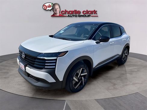 New 2026 Nissan Kicks SV image 2