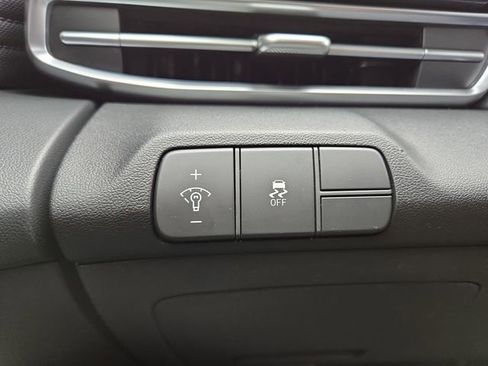 New 2025 Hyundai Elantra SEL image 22