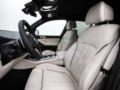 New 2026 BMW X5 xDrive40i w/ M Sport Package AWD/4WD image 11