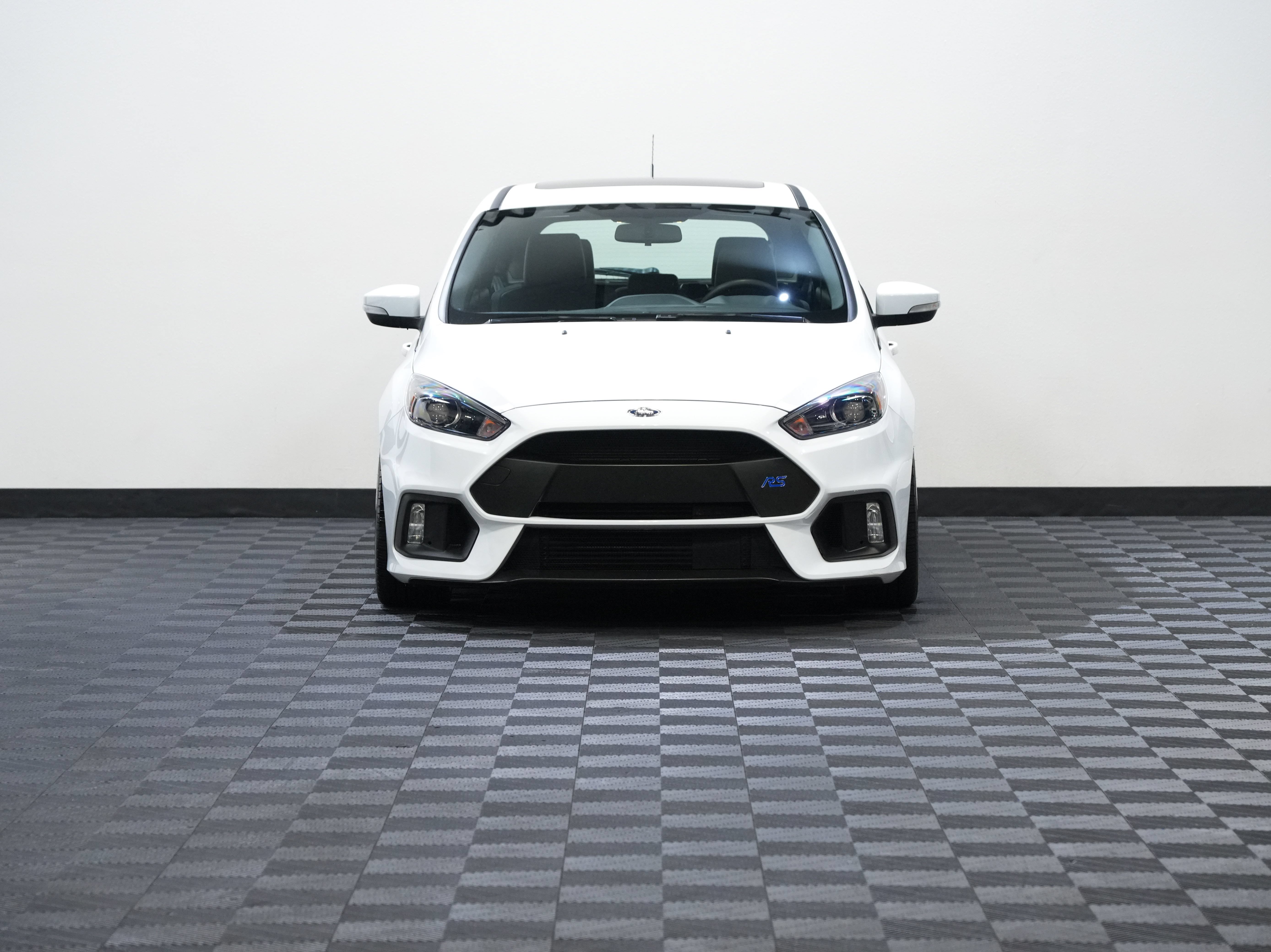 Used 2017 Ford Focus RS AWD/4WD image 4
