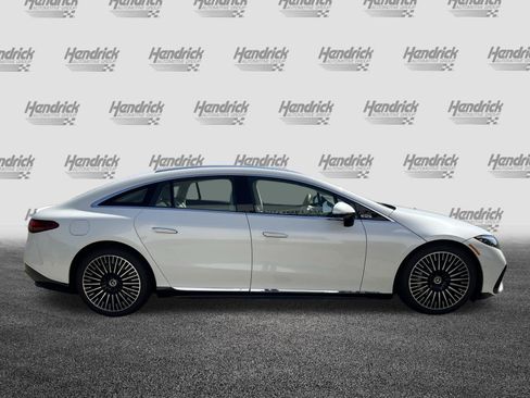 Used 2022 Mercedes-Benz EQS 580 4MATIC Sedan image 10