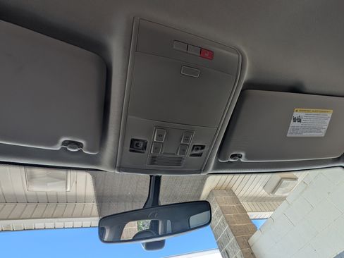 Used 2022 Volkswagen Atlas SE image 29