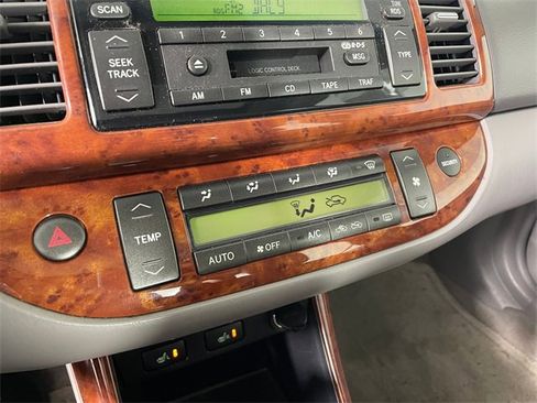 Used 2003 Toyota Camry LE image 8