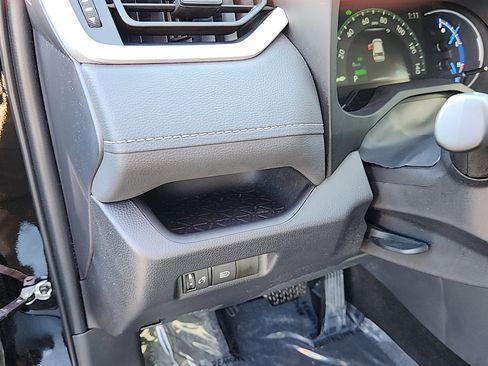 Certified 2025 Toyota RAV4 LE image 13