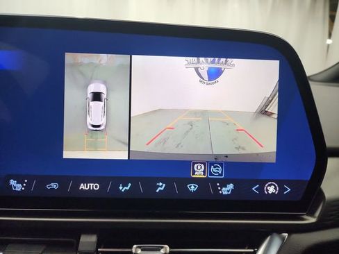 New 2026 Chevrolet Equinox EV LT image 25