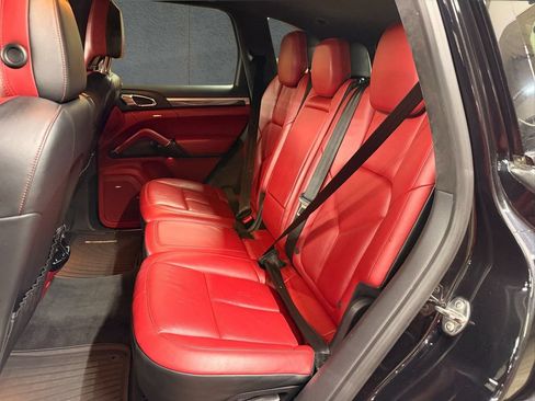 Used 2014 Porsche Cayenne GTS AWD/4WD image 34