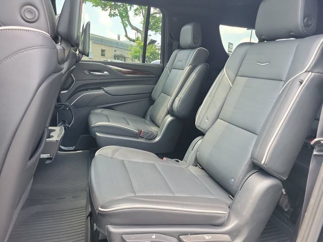 Certified 2023 Cadillac Escalade ESV Premium Luxury w/ LPO, Radiant Package AWD/4WD image 27