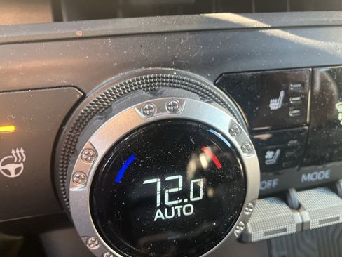 Used 2025 Toyota Tacoma 4x4 Double Cab Hybrid image 30