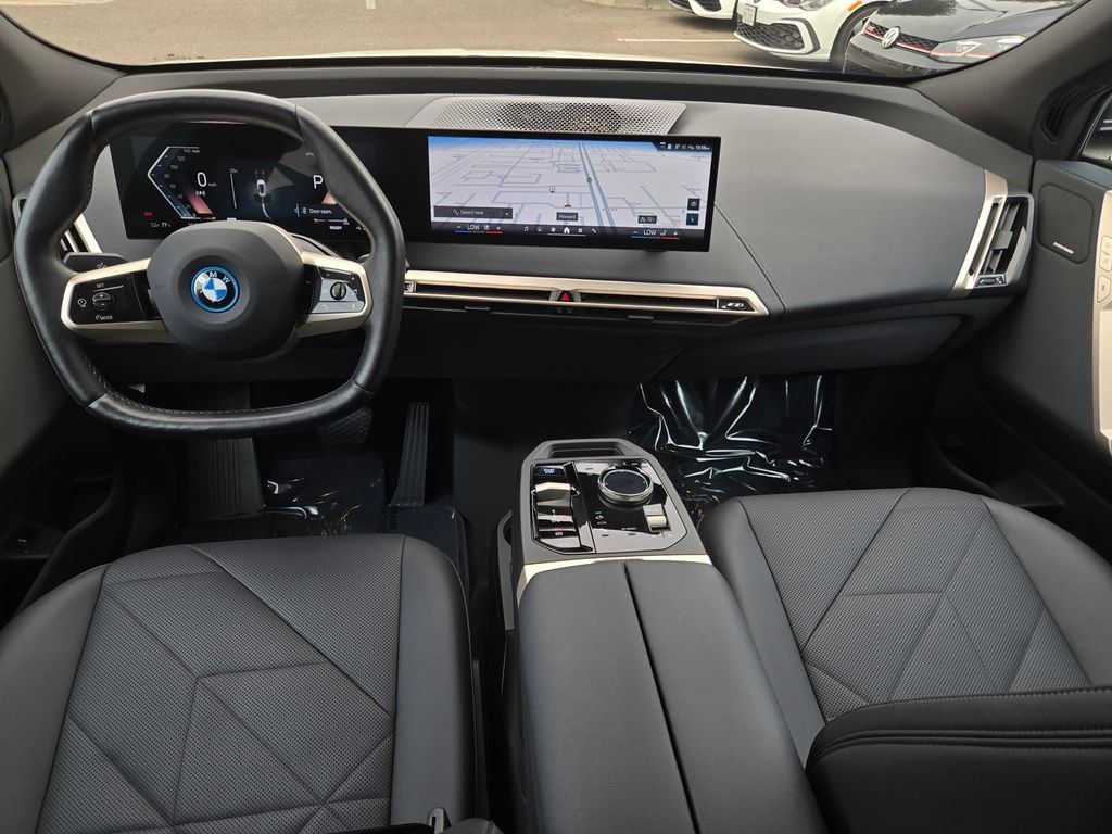 Used 2024 BMW iX xDrive50 w/ Convenience Package AWD/4WD image 17