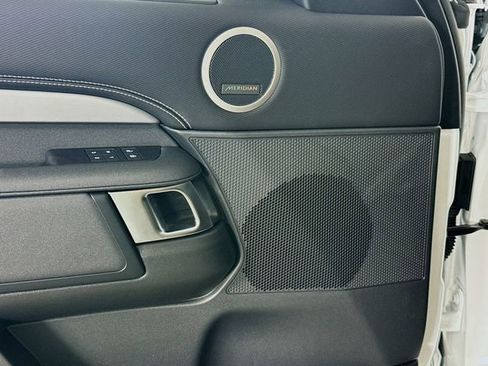 New 2026 Land Rover Discovery Dynamic SE image 21