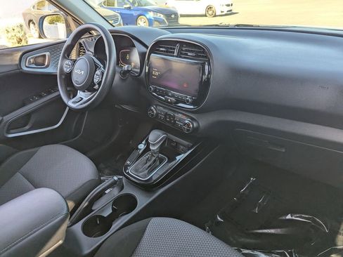 Used 2023 Kia Soul S FWD image 12