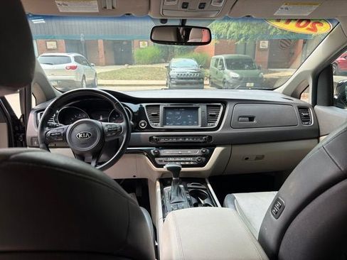 Used 2017 Kia Sedona SX FWD image 20