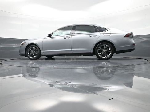 Used 2023 Honda Accord EX-L image 32