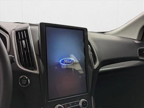 New 2024 Ford Edge SE image 9
