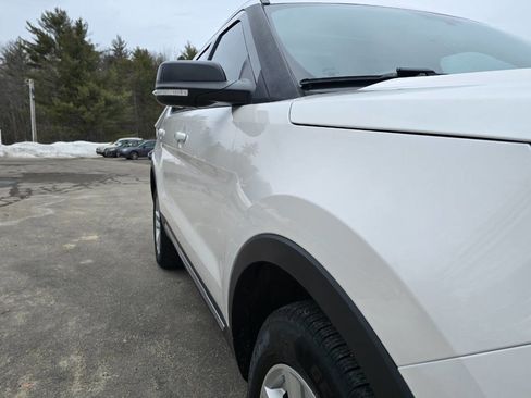 Used 2018 Ford Explorer XLT w/ Equipment Group 202A image 11