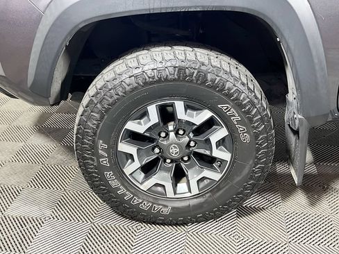 Certified 2020 Toyota Tacoma TRD Off-Road w/ Technology Package AWD/4WD image 27