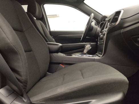 Used 2019 Jeep Grand Cherokee Laredo AWD/4WD image 21