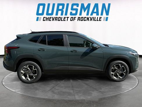 New 2026 Chevrolet Trax LT w/ Sunroof Package FWD image 7