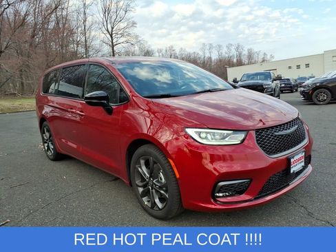 New 2026 Chrysler Pacifica Select FWD image 1