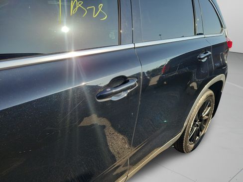 Used 2019 Toyota Highlander SE AWD/4WD image 28