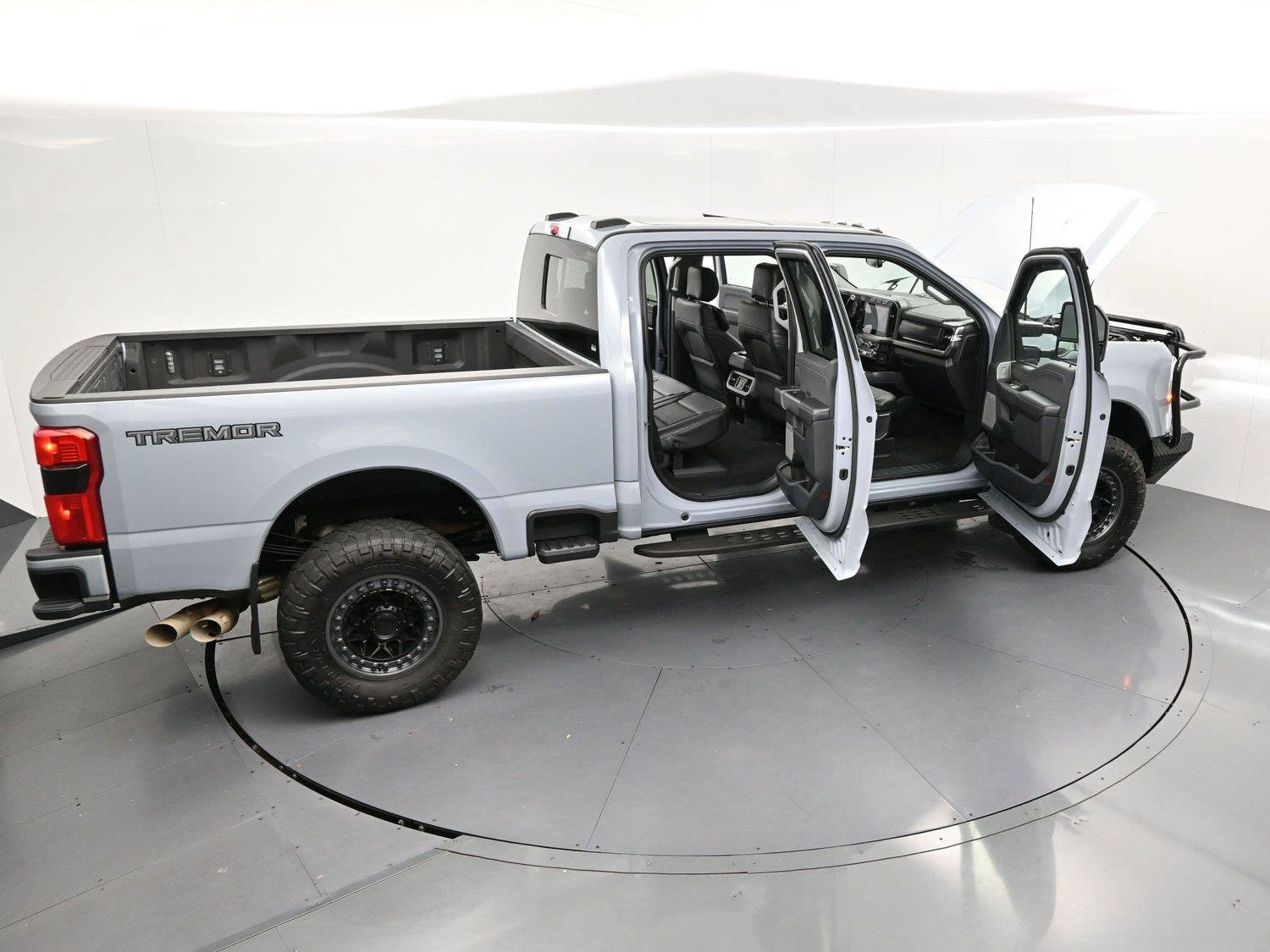 Used 2024 Ford F250 Lariat w/ Lariat Ultimate Package AWD/4WD image 43