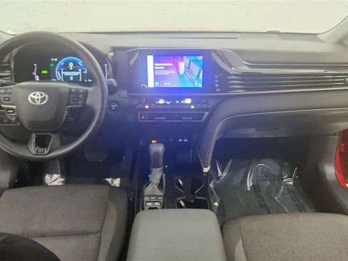 Used 2025 Toyota Camry LE image 34