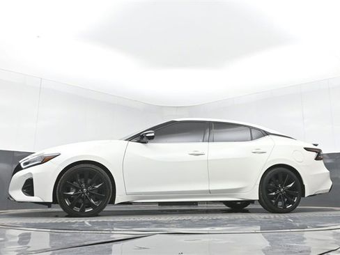 Used 2023 Nissan Maxima SR w/ Sport Mat Group image 45