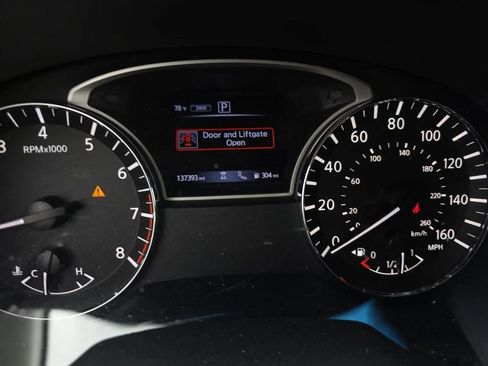 Used 2017 Nissan Pathfinder Platinum w/ Family Entertainment Package image 18