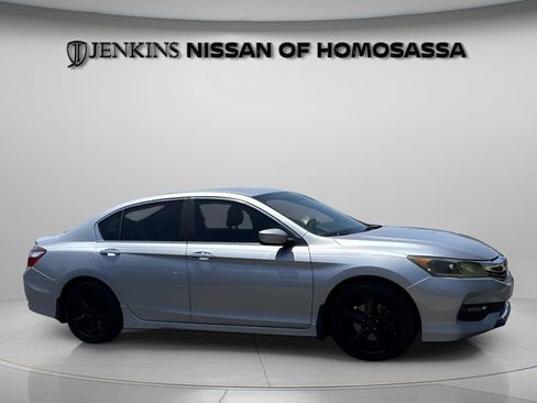 Used 2016 Honda Accord Sport image 2