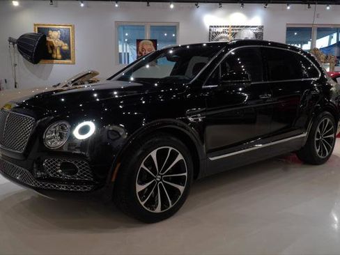 Used 2018 Bentley Bentayga Mulliner AWD/4WD image 5