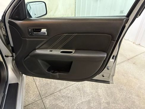 Used 2010 Ford Fusion Sport FWD image 22