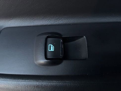 Used 2017 Ford Taurus Limited image 20