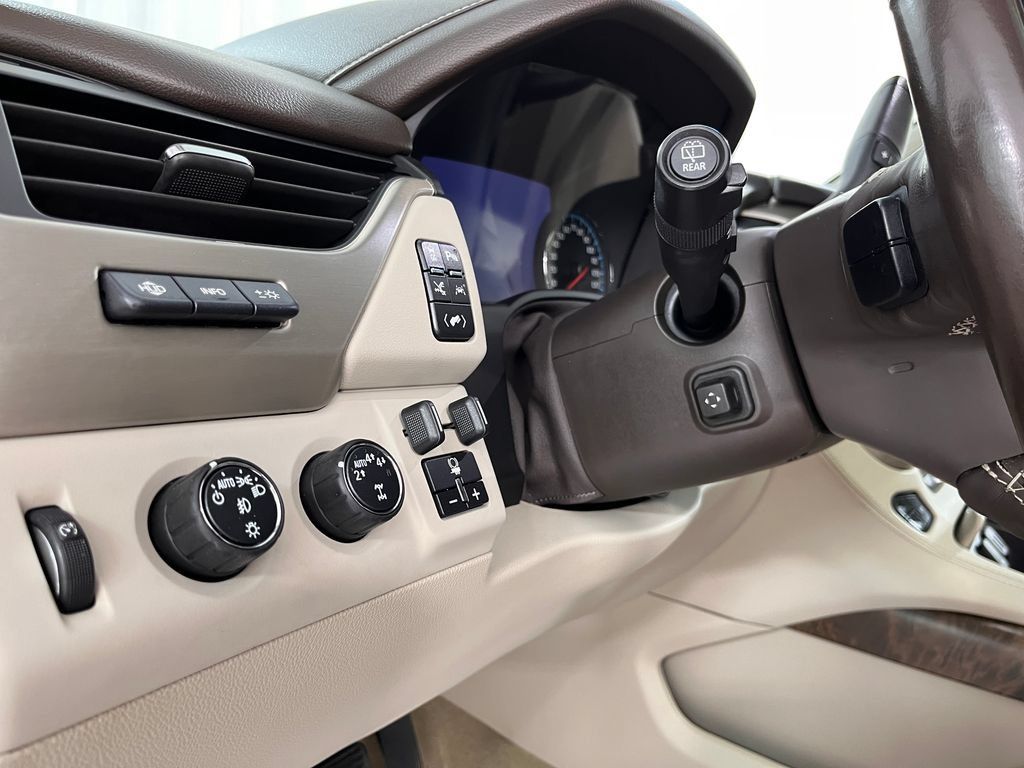 Used 2018 GMC Yukon Denali w/ Denali Ultimate Package AWD/4WD image 35
