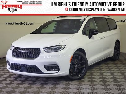 Used 2025 Chrysler Pacifica Limited